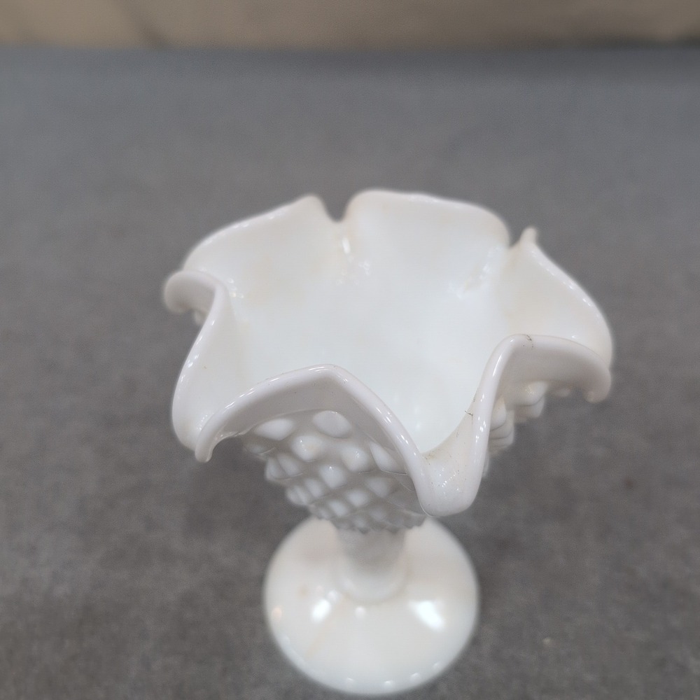 Fenton Milk Glass Hobnail Ruffled Vase Spiral Twist Stem White Mid Century - Picture 2 of 7